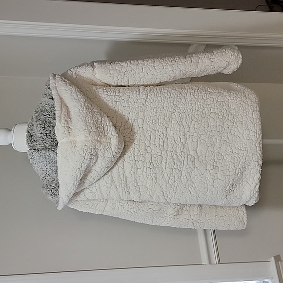 Nordic Fleece Scarborough Reversible Sherpa Hooded Cardigan - Picture 2 of 8